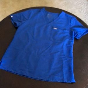 Figs  Catarina scrub top. Medium